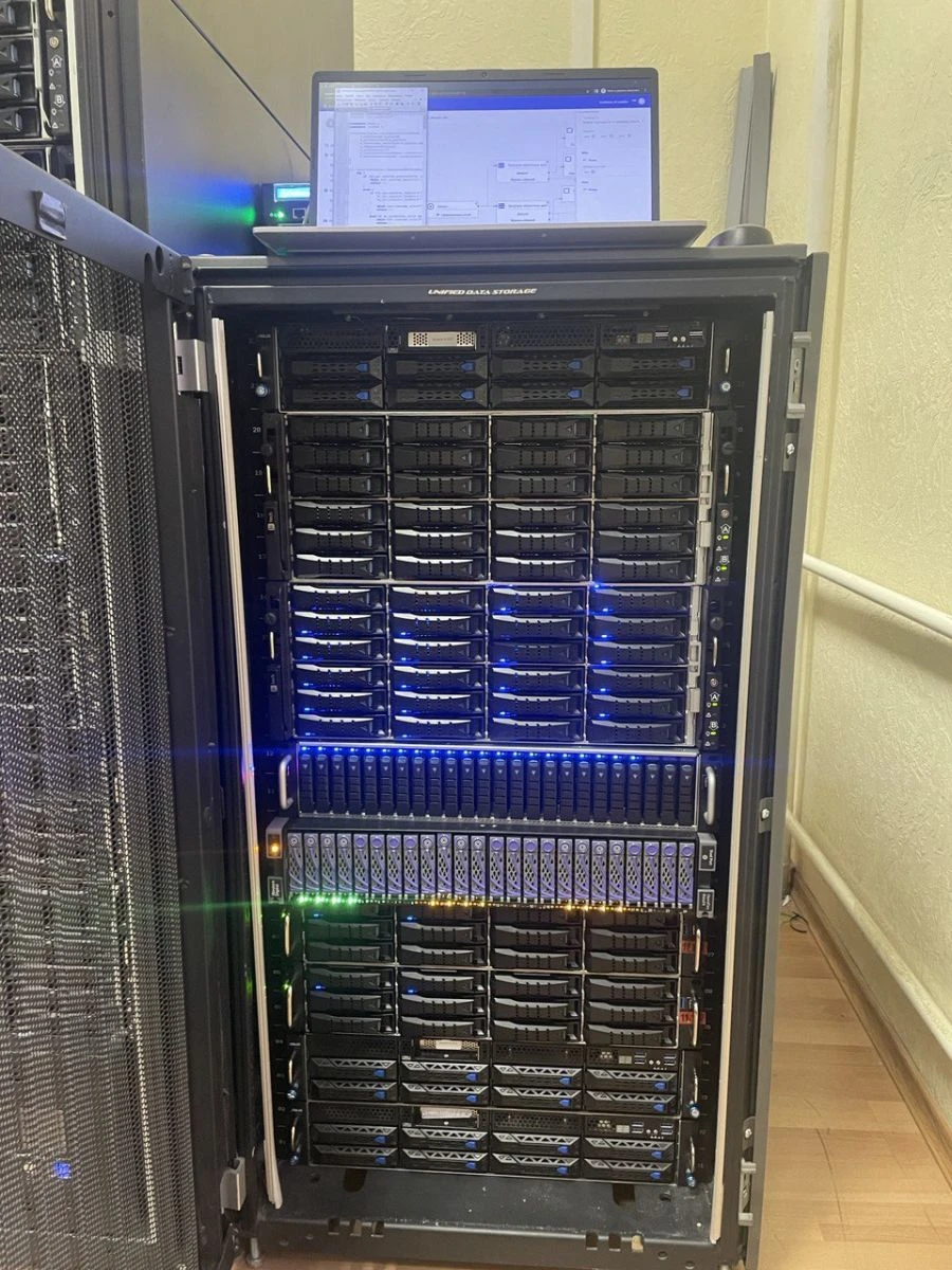 منصة البرمجيات والأجهزة لتطبيقات الذكاء الاصطناعي لمعالجة البيانات الكبيرة - باك بي بي أي