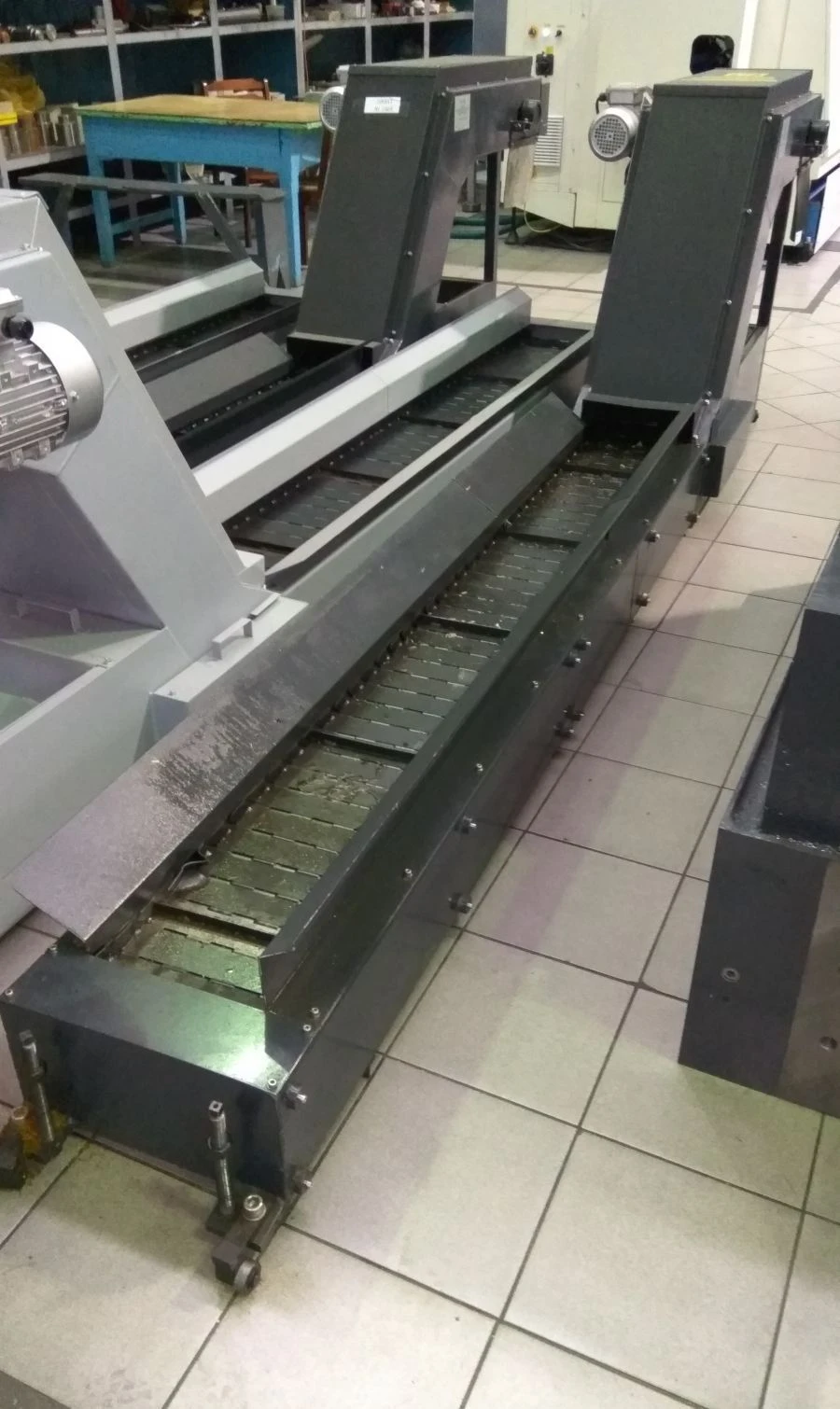 Chip Removal Conveyor - TOS Type Belt Track