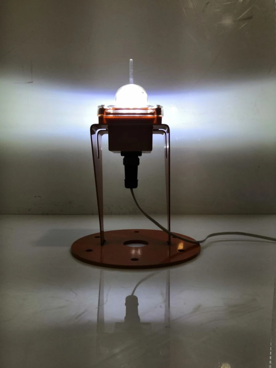 Directional Approach and Horizon Lights for Airports