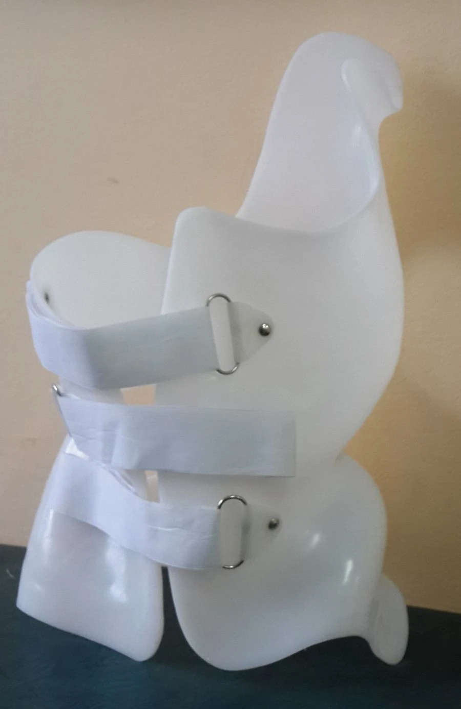 مشد تصحيحي وظيفي لتقويم العمود الفقري