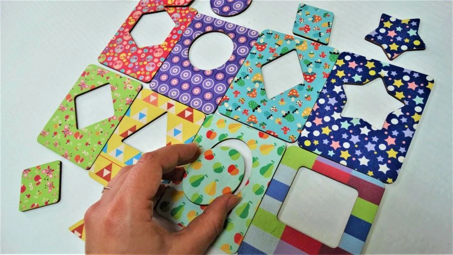 مجموعة الألعاب التعليمية الهندسة المرحة (طريقة سيغن)