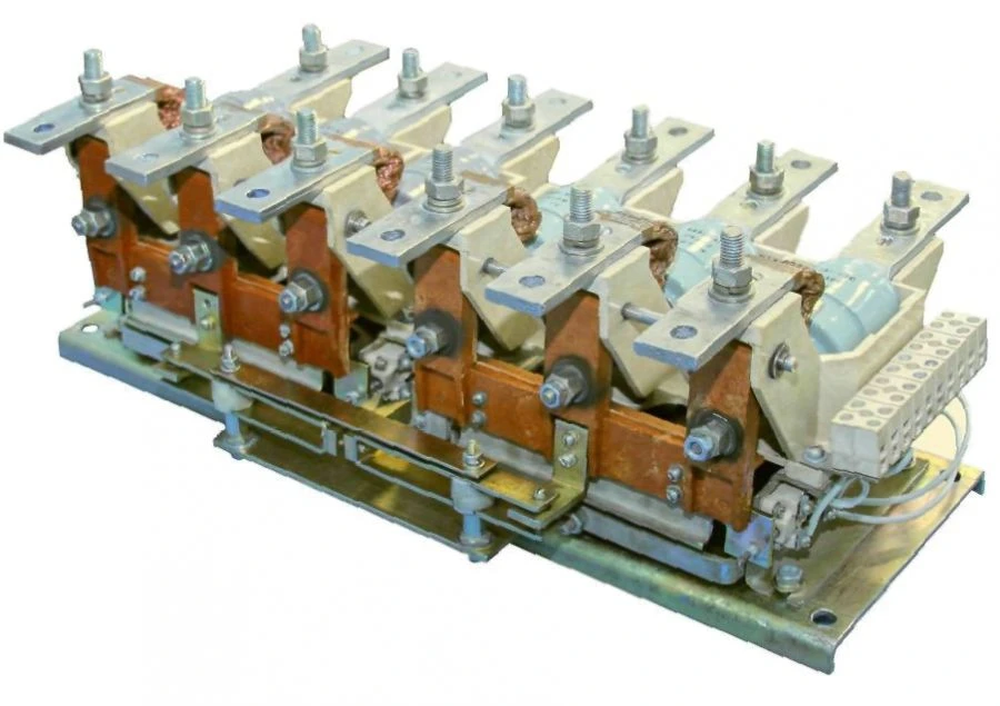 Reversible Vacuum Contactor KV1.14/630-61-G with Horizontal Configuration