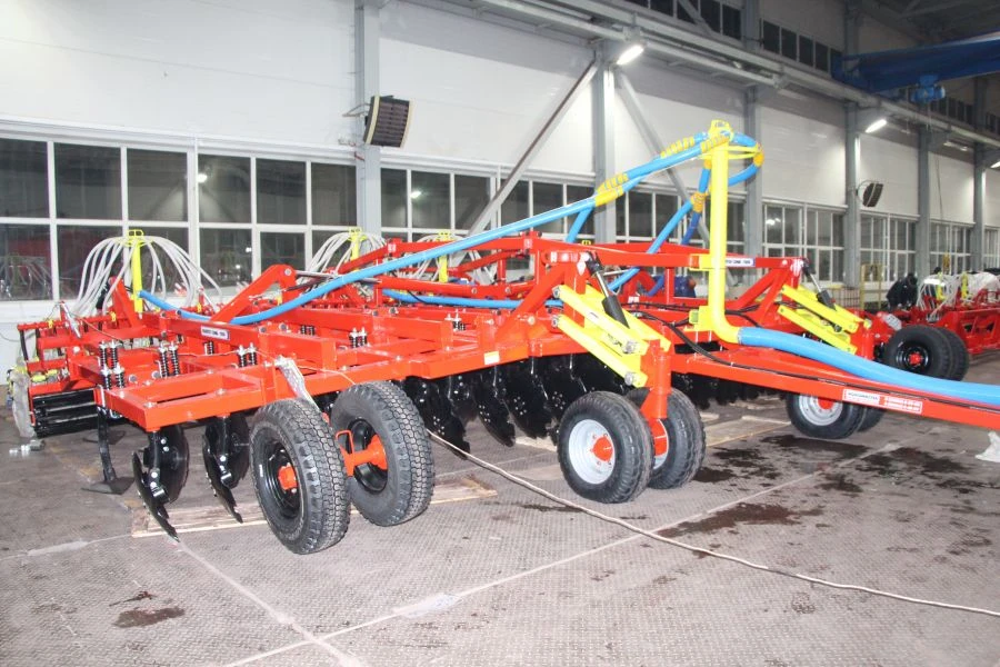 Agrator-Combi 9000 Pneumatic Disc Seeder
