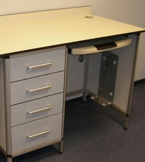 Wall-Mounted Laboratory Table SU 750 "LABROMED-3