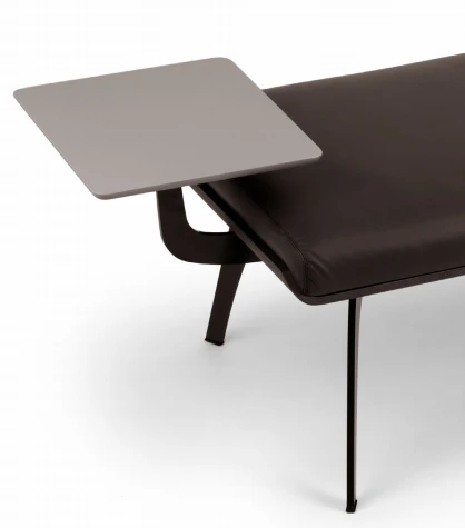 طاولة مربعة للوسادة