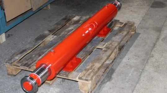 Double-acting hydraulic cylinders with double-ended piston