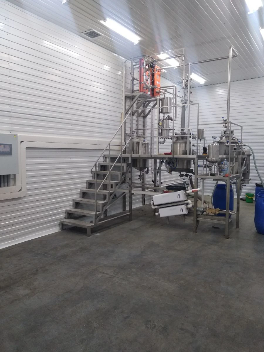 وحدة الاستخراج والتركيز والتجفيف صغيرة الحجم (مЕКСМ 1.0)