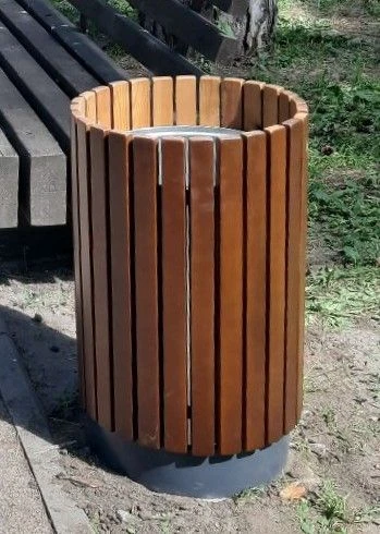 Waste Bin for Outdoor Areas - Model URN-01