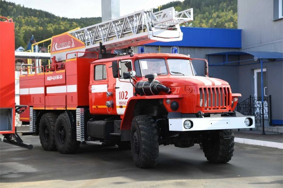 Fire Tanker with Ladder ACL-4, Type 58819, Modification 58819D