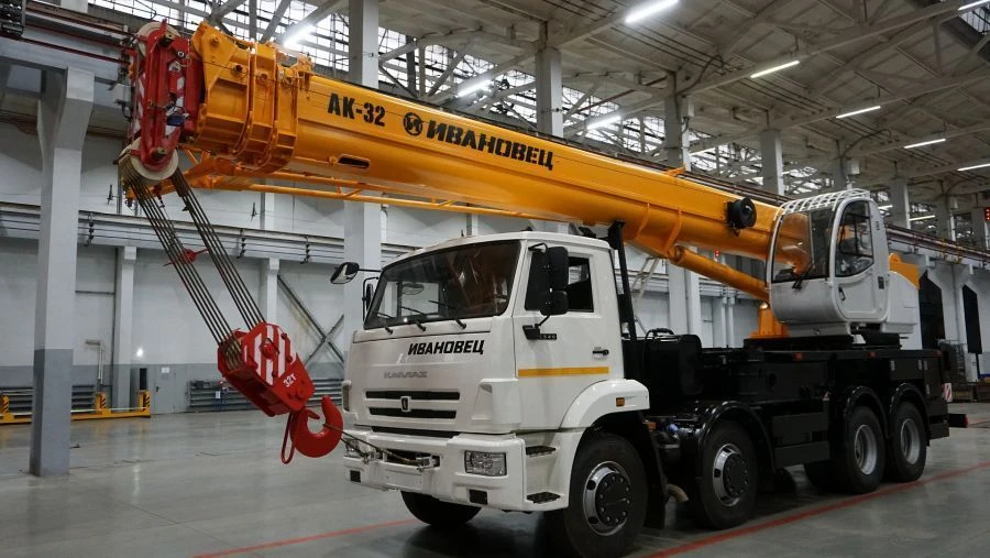 Construction Crane KS-55717K-1 with U2.64.52.000 Cabin