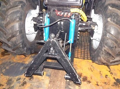 Universal Front Hitch NU-4 for MTZ 1221 Tractors