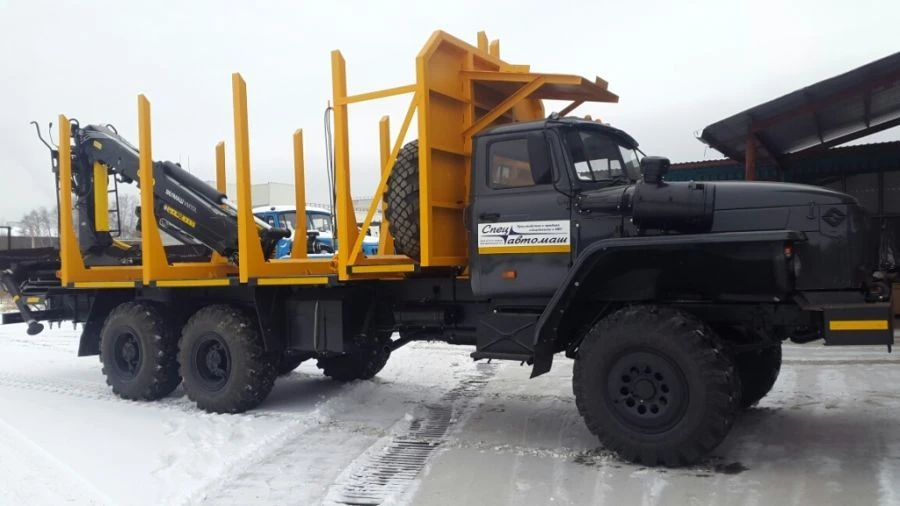 Log Loader Crane 6377R3-10 on Ural 4320 Chassis