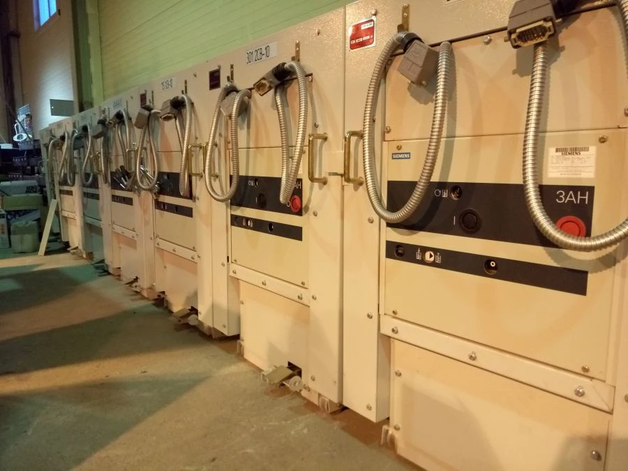 أجهزة توزيع كهربائية مغلقة كاملة