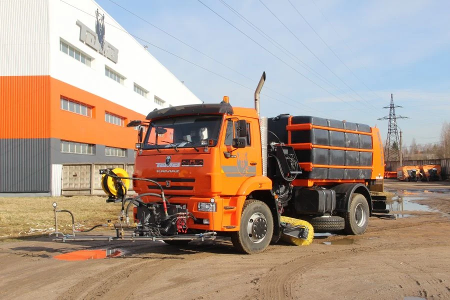 All-Season Road Maintenance and Cleaning Machine MKDU