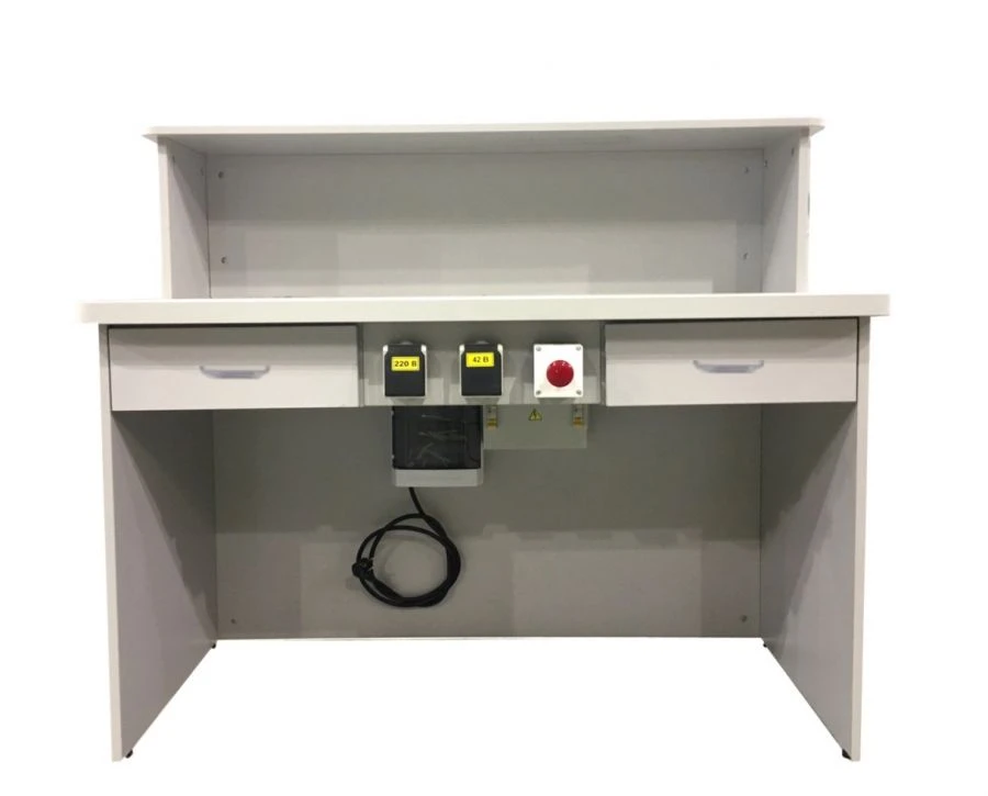 طاولة عرض مع هيكل علوي للاستخدام التعليمي