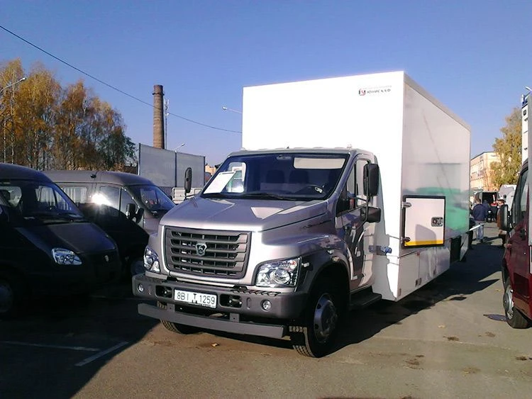 Cargo Trucks with Spark Ignition Type 47122, Modification 47122L on GAZ C41R36 Chassis