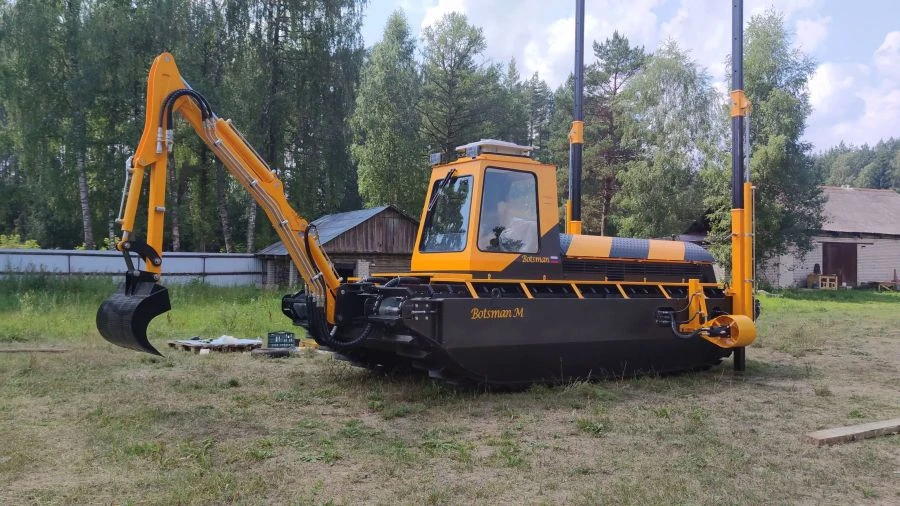 Botsman M Amphibious Crawler Excavator with Heated Cabin