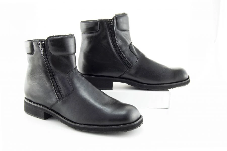 Complex Orthopedic Shoes for Unilateral Amputation with Insulated Lining