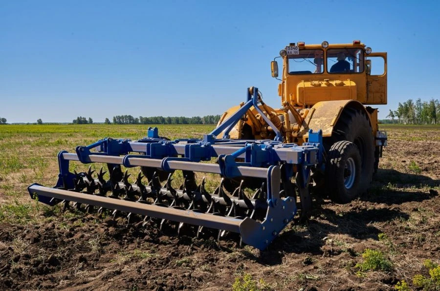 Chisel Plow PCHN-4U for Soil Tilling and Leveling