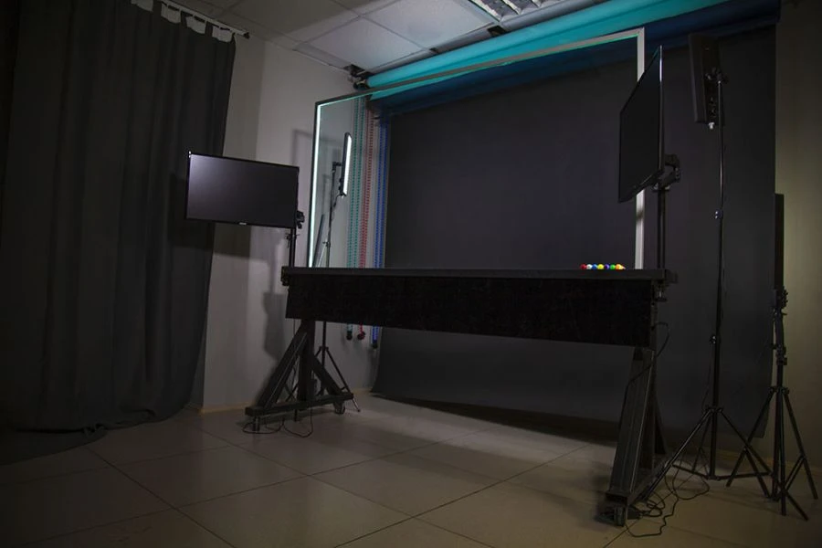 نظام تسجيل الفيديو والندوات عبر الإنترنت iDesk Studio FullHD