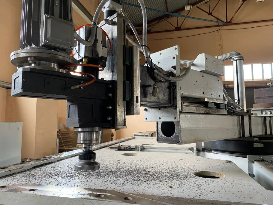 Mobile Milling Machine with Internal Mounting AV-3000