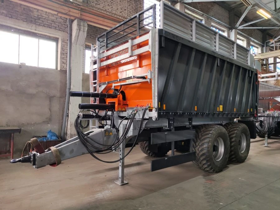 ALTAI AGRO 562 Semi-Trailer with Hydraulic Tailgate