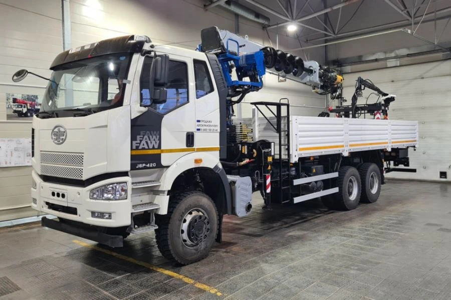 KMA-150-9 Truck-Mounted Crane with Work Platform and Modifications