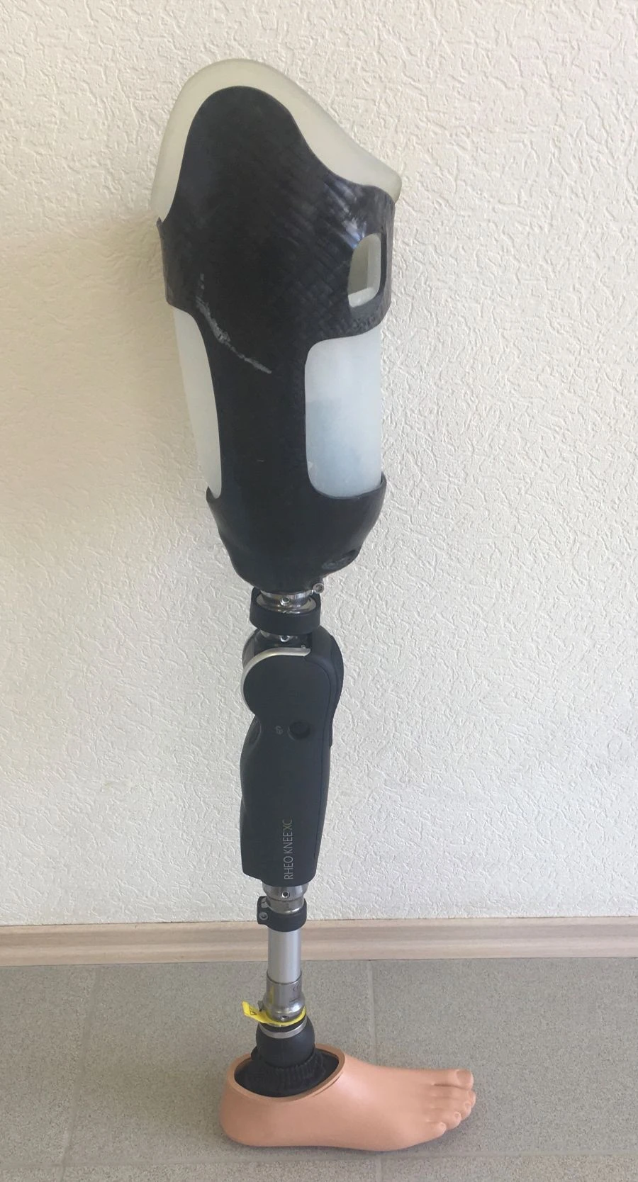 الأطراف الصناعية للورك المودولية مع التحكم الدقيق