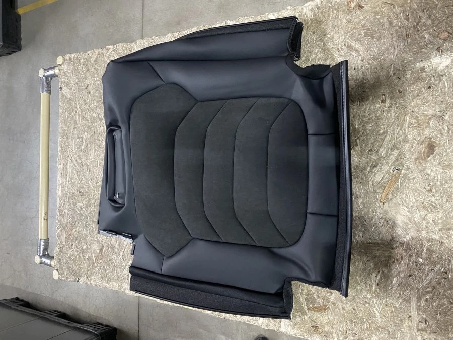غلاف ظهر المقعد الأيسر للصف الثالث Skoda Kodiaq 562888805