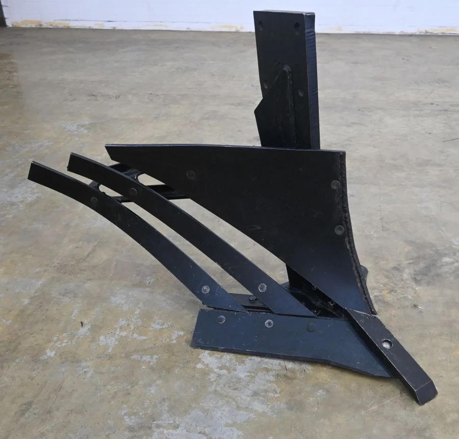 Universal Mounted Plow PNU-4-01 for Deep Tillage