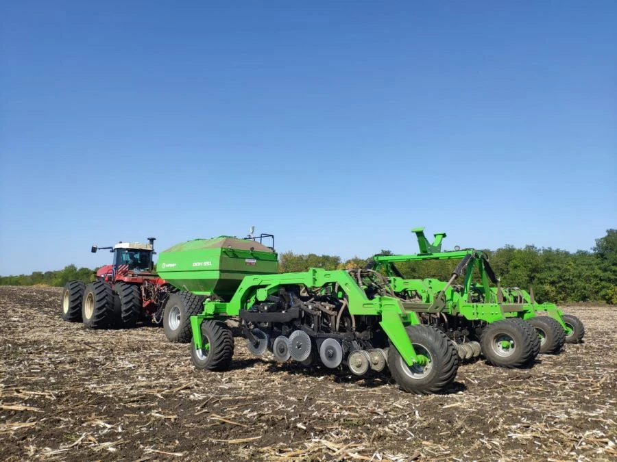 آلة زراعة الحبوب والأسمدة المباشرة دون 651-M68