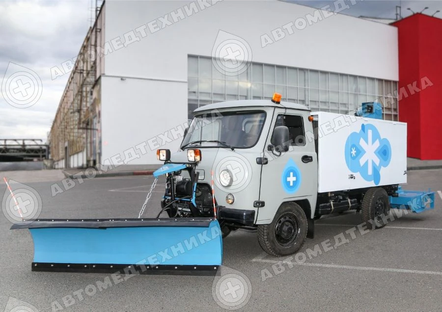 آلة تنظيف الجليد LК-02 على هيكل UAZ-330365