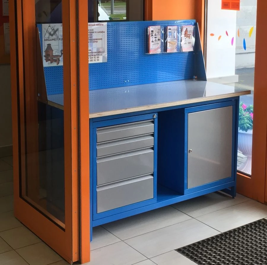 Heavy-Duty Workbenches Series "SVK" on Welded Frame