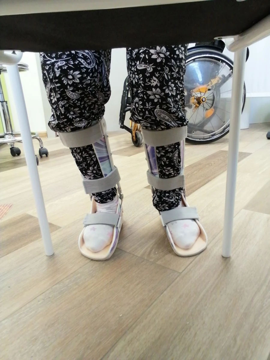 جهاز دعم الكاحل العظمي للتثبيت