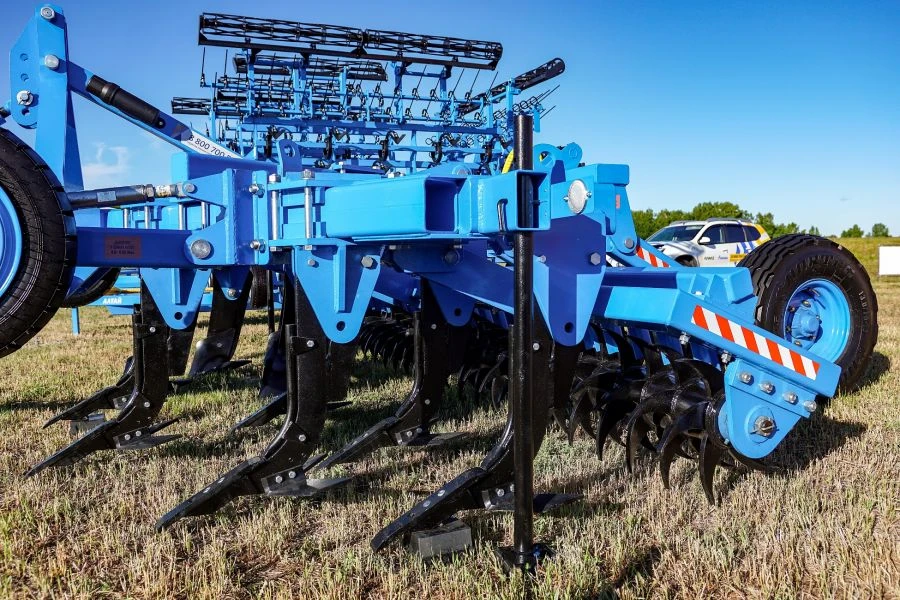 محراث تشيزيل SVAROG PЧП-4.5 للاستخدام الزراعي