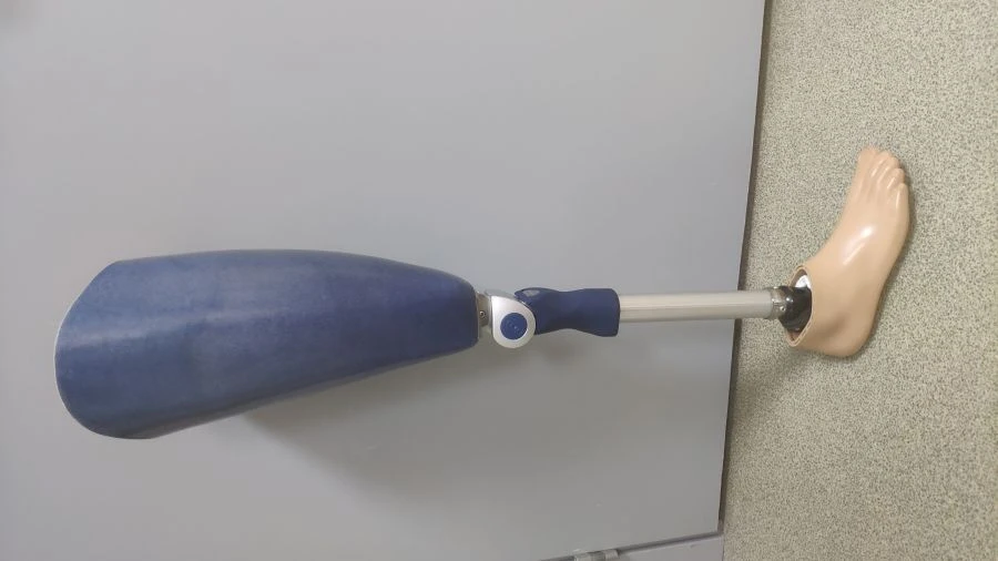 طرف صناعي للورك مودولي مع غطاء سيليكون