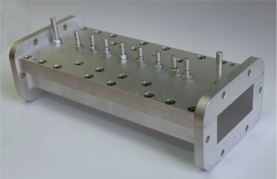Waveguide band-pass filter 3/4 GHz