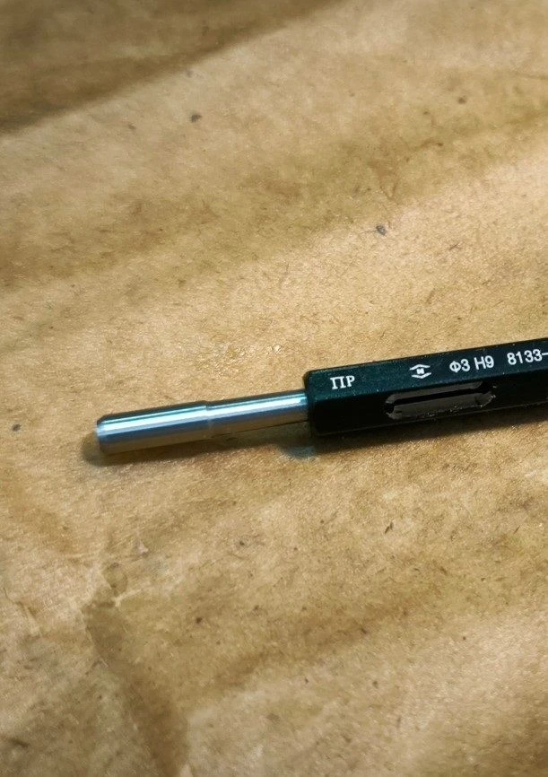 Smooth Go-through Gauges with Inserts 1 to 6 mm