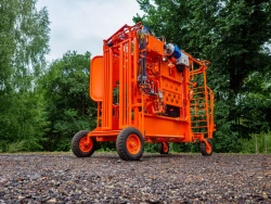 Veterinary Treatment Machine for Cattle with Secure Hoof Restraint Max-6