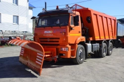 Combined Road Sweeper KMD-6520C-E5 with Metal Hopper and Tank