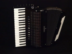 Dasha Accordion AKKO - 3-Voice, 7 Registers, 10 kg