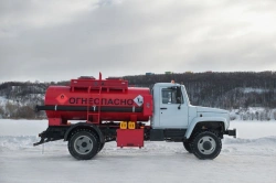 Specialized Tank Truck for Transporting Oil Products - Model 47120U