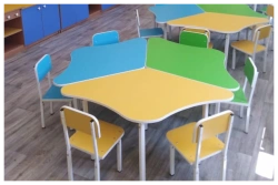 Daisy Table with Three Petals Art. S.03.33