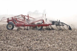 Salford Series 550 Field Cultivator
