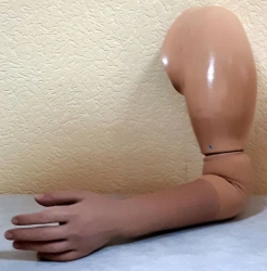 Cosmetic arm prosthesis