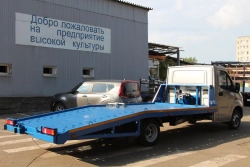 Specialized Tow Truck for Emergency Recovery 395700, 395701