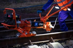 Portable Wrench GP-1000 for Bolt and Nut Tightening