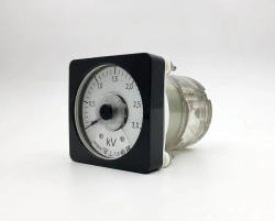 DC Ammeter M1611.2 for Measuring Current in Electric Trains