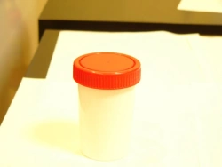 Disposable Non-Sterile Polymer Container for Bio Samples - 150ml with Spoon