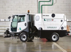 Compact Vacuum Sweeping Machine VKM 2020